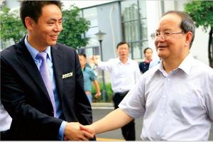 Lu Xinshe (first from right), Vice Chairperson of the Agriculture and Rural Affairs Committee of the 13th National People's Congress......